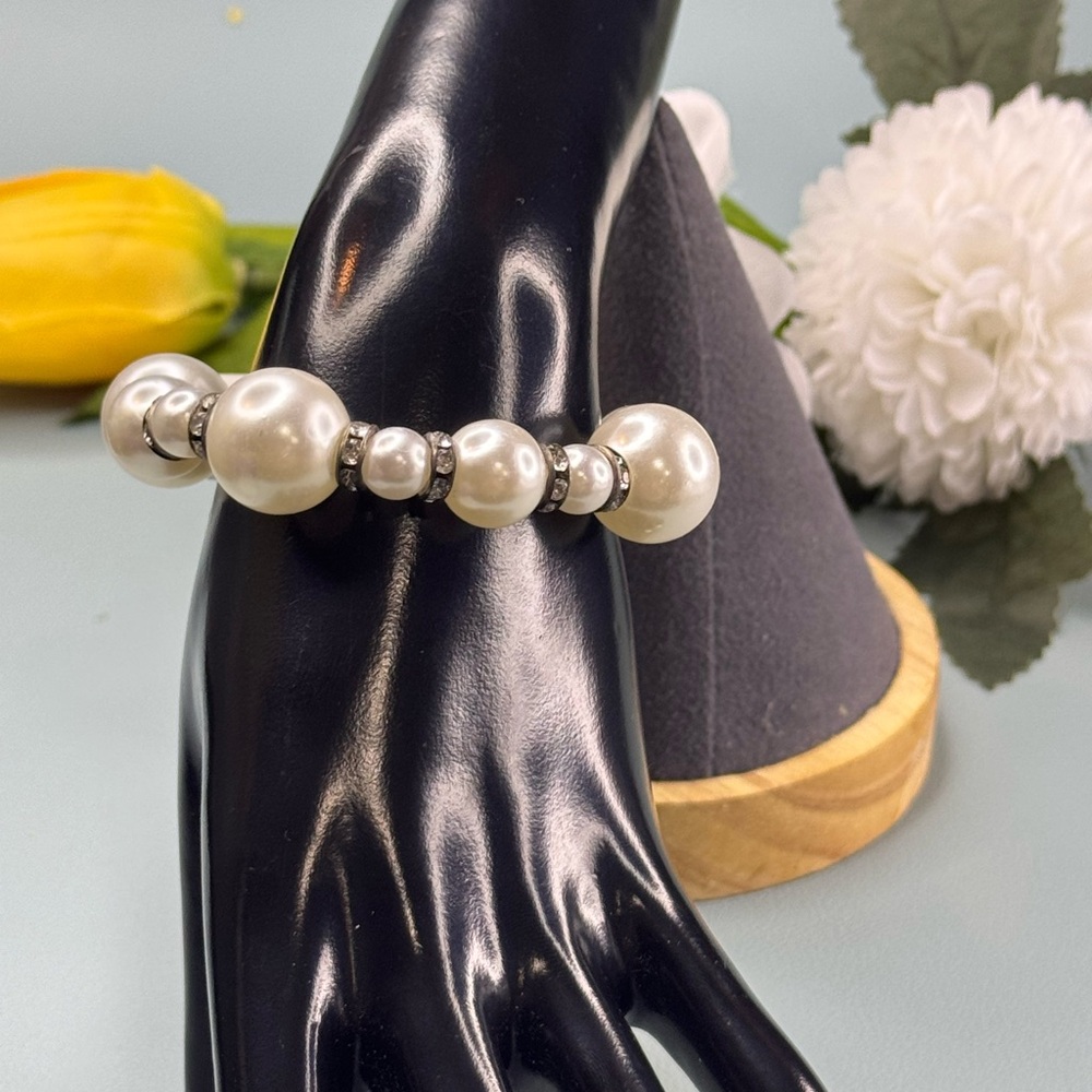 Mint Silver and White Bracelet with Crystal Accents - Picture 4 of 5
